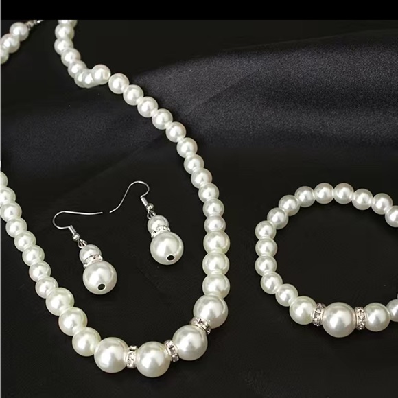 Jewelry - Pearl Necklace, Bracelet and Earrings Set